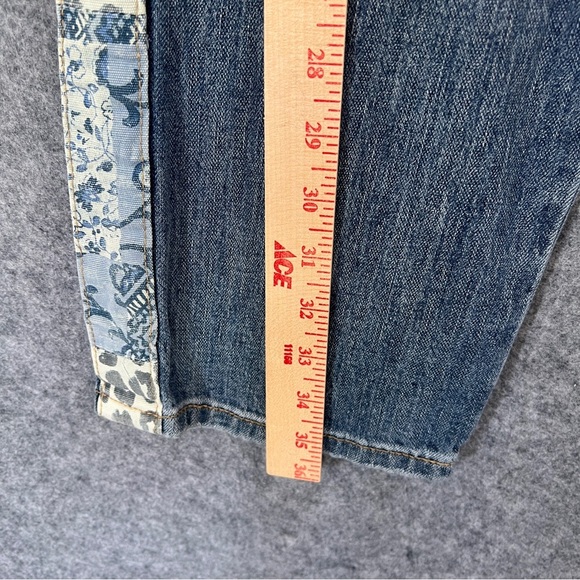 PILCRO Slim Boyfriend Crop Jeans Leopard Side Stripe Distressed Size 31P - Picture 11 of 14